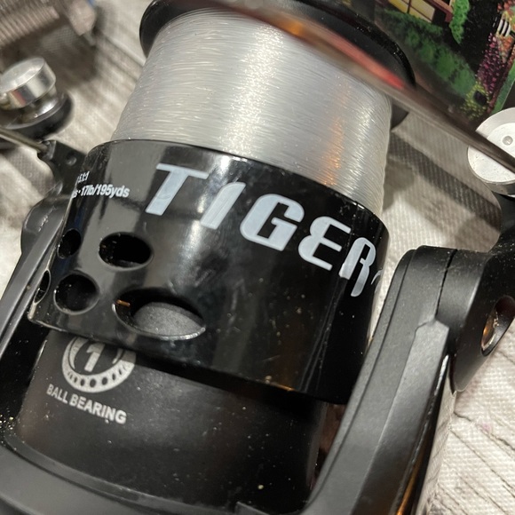 Shakespeare Tiger TIGRB50 Fishing Reel Excellent Condition Like New! - Picture 3 of 3